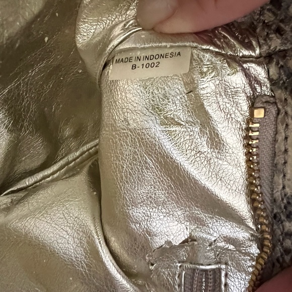 Michael Kors MK Women's Python Snakeskin Clutch Purse - Picture 8 of 8